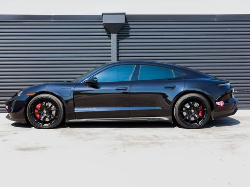 Used 2024 Porsche Taycan GTS image 2