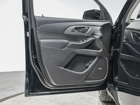 Used 2020 Chevrolet Traverse LT w/ LT Premium Package image 12