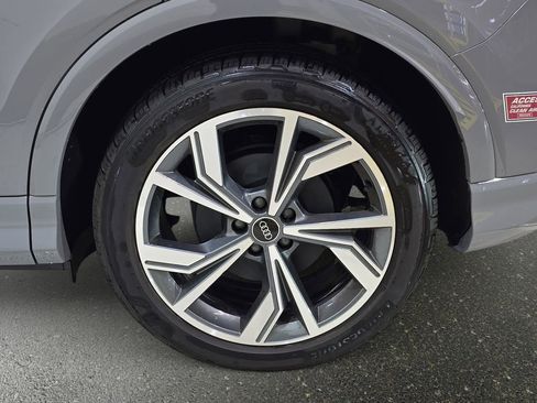 Used 2024 Audi Q4 e-tron Premium w/ Convenience Package image 29