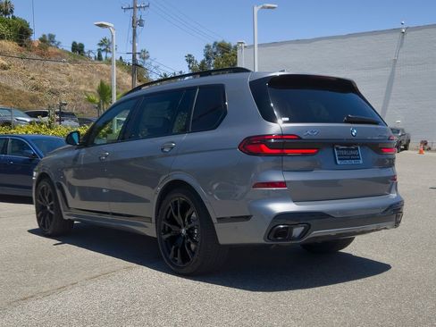New 2026 BMW X7 xDrive40i w/ M Sport Package AWD/4WD image 16