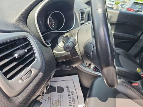 Used 2019 Jeep Compass Latitude w/ Cold Weather Group AWD/4WD image 11
