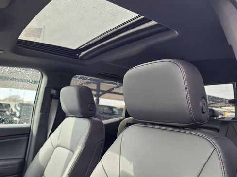 New 2025 GMC Canyon Elevation w/ Convenience Package image 16