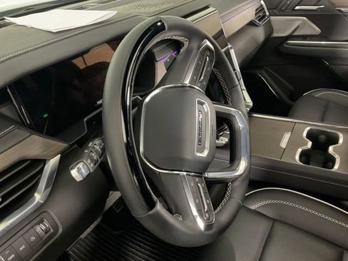 Used 2025 GMC Acadia Denali w/ Super Cruise Package AWD/4WD image 23