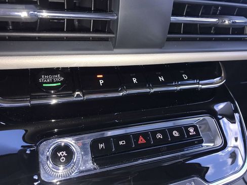 Used 2025 Lincoln Corsair Reserve w/ Equipment Group 202A image 20