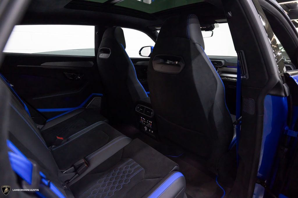 Used 2024 Lamborghini Urus Performante AWD/4WD image 36