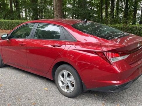 Used 2023 Hyundai Elantra SE FWD image 7