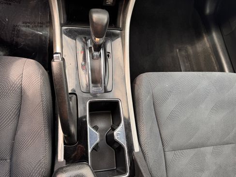 Used 2017 Honda Accord EX image 28