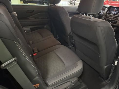 Used 2023 Nissan Pathfinder S AWD/4WD image 11