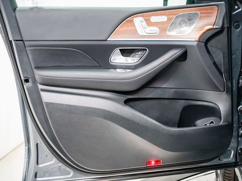 Used 2025 Mercedes-Benz GLS 450 4MATIC image 20