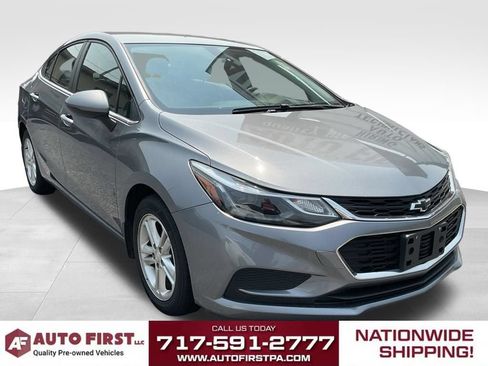 Used 2018 Chevrolet Cruze LT w/ Convenience Package FWD image 1