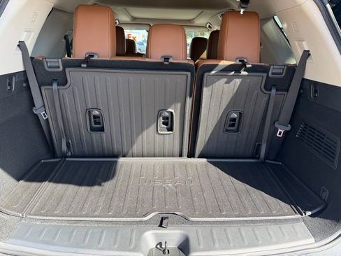 New 2026 Nissan Pathfinder Platinum w/ Cargo Package image 9