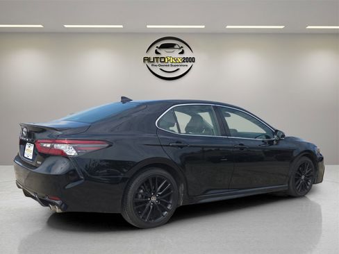 Used 2023 Toyota Camry XSE image 7