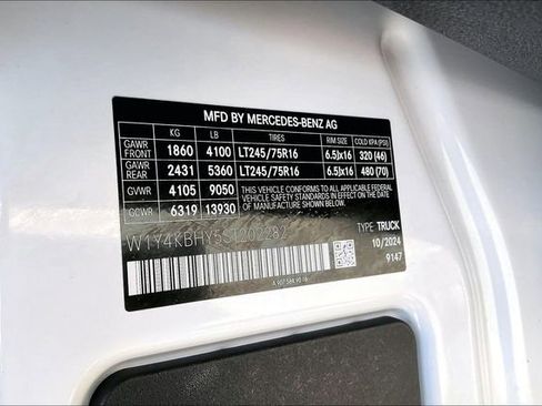 Used 2025 Mercedes-Benz Sprinter 2500 image 30
