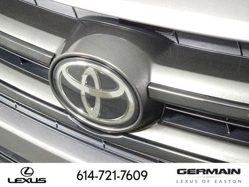 Used 2019 Toyota Highlander SE image 15