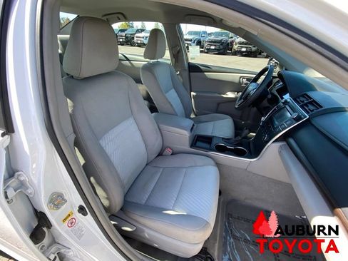 Used 2015 Toyota Camry LE FWD image 13