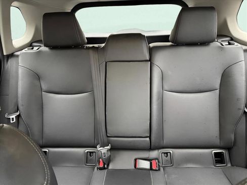 Used 2024 Toyota Corolla Cross XLE image 18