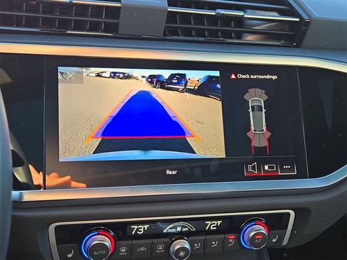 Used 2024 Audi Q3 2.0T Premium image 18