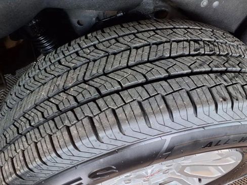 Used 2019 GMC Yukon XL SLT w/ Open Road Package image 10