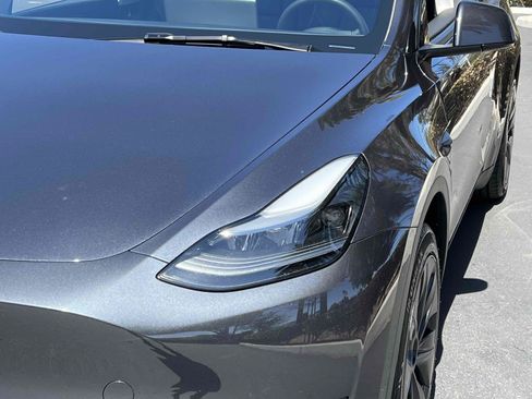 Used 2025 Tesla Model Y Long Range AWD/4WD image 50