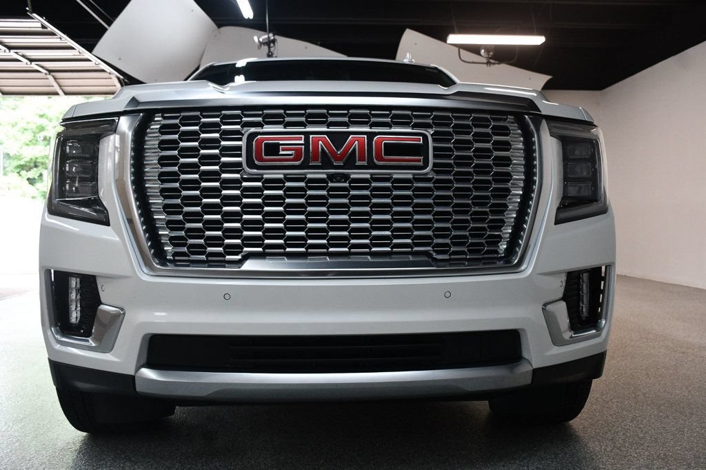 Used 2024 GMC Yukon XL Denali AWD/4WD image 12