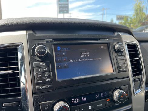 Used 2017 Nissan Titan SV image 21