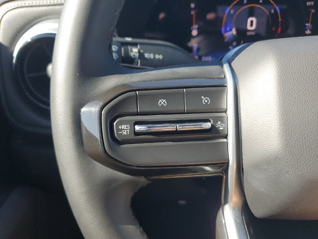 Used 2023 Chevrolet Colorado LT w/ LT Convenience Package RWD image 28