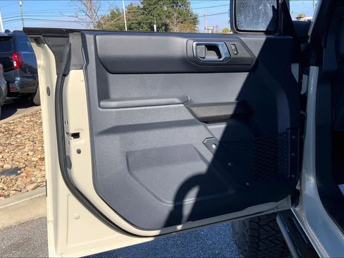New 2025 Ford Bronco Badlands image 10