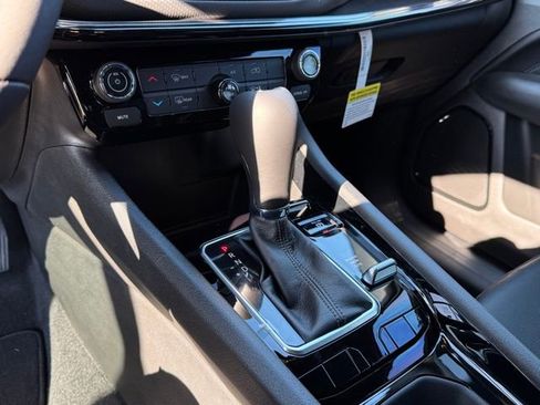 New 2026 Jeep Compass Latitude image 23