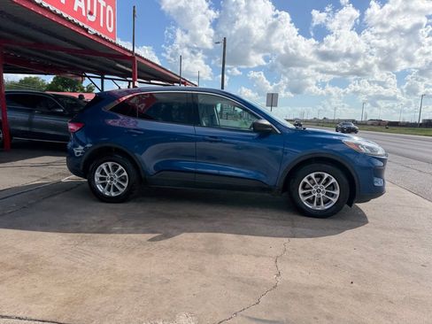Used 2022 Ford Escape SE FWD image 17