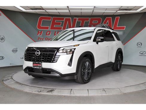 New 2026 Nissan Pathfinder SL w/ SL Premium Package image 2