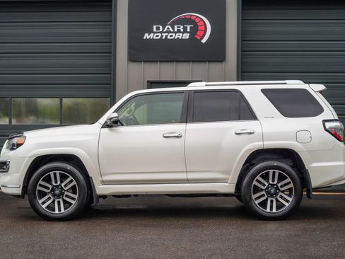 Used 2017 Toyota 4Runner Limited AWD/4WD image 4