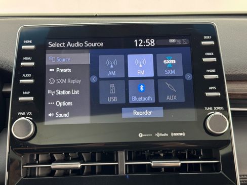 Used 2019 Toyota Avalon XLE w/ Moonroof Package image 24