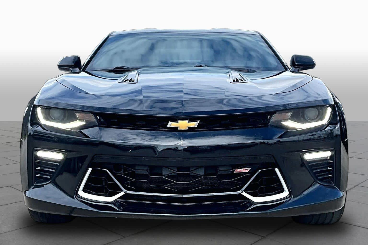 Used 2018 Chevrolet Camaro SS RWD image 4