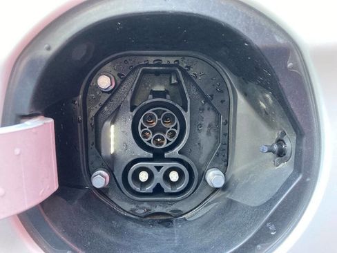 Used 2017 Hyundai Ioniq Limited w/ Limited Ultimate Package 02 image 21