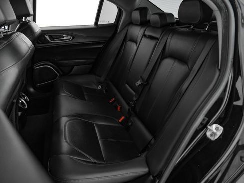 Used 2019 Alfa Romeo Giulia w/ Quick Order Package 22K Sport image 34