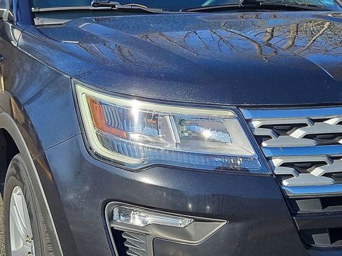 Used 2019 Ford Explorer XLT w/ Equipment Group 202A image 10