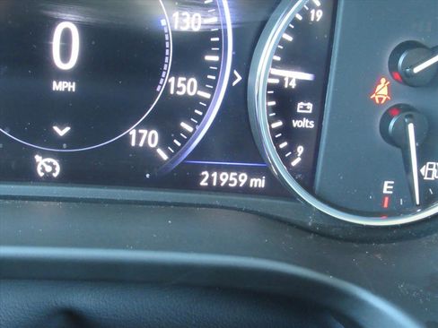 Used 2023 Buick Enclave Premium image 32