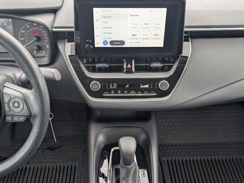 Used 2024 Toyota Corolla LE image 7