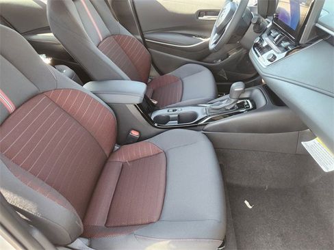 Certified 2025 Toyota Corolla SE image 10