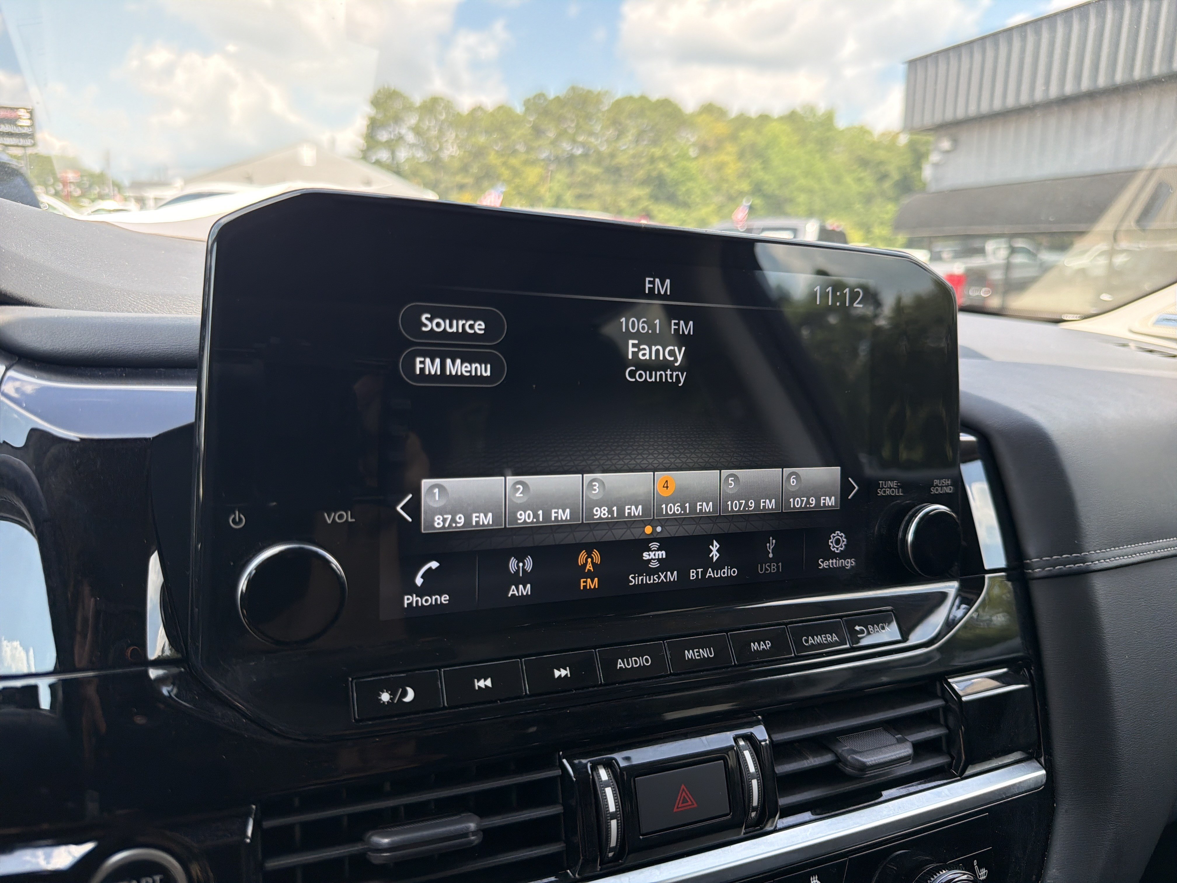 Used 2023 Nissan Pathfinder Platinum w/ Lighting Package (N93) FWD image 25