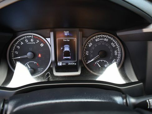 Certified 2023 Toyota Tacoma TRD Off-Road w/ TRD Premium Off Road Package AWD/4WD image 32