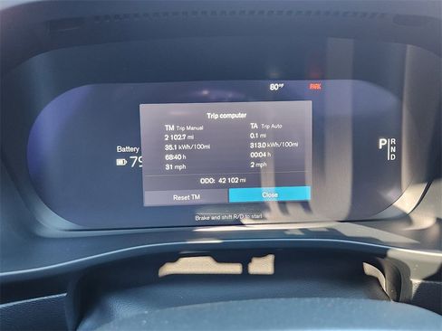 Used 2023 Volvo C40 P8 Recharge Ultimate image 11