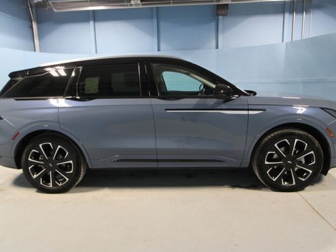 New 2026 Lincoln Nautilus Reserve image 30