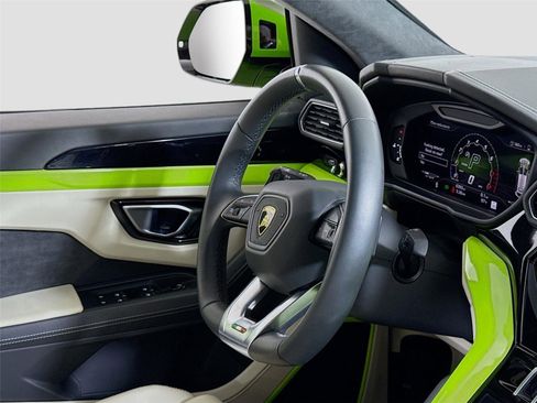 Used 2022 Lamborghini Urus image 36