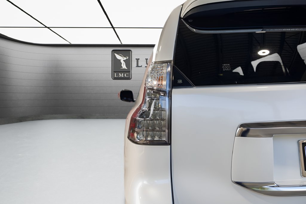 Used 2021 Lexus GX 460 Premium w/ Premium Package AWD/4WD image 15