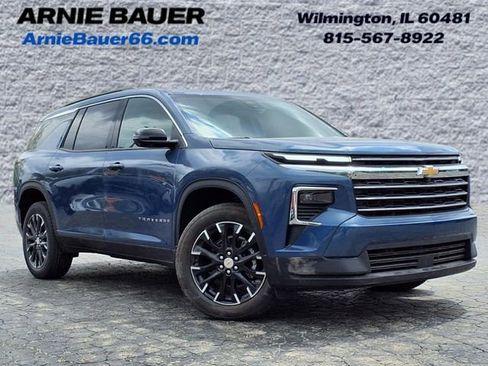 New 2025 Chevrolet Traverse LT w/ Sun and Wheel Package FWD image 1