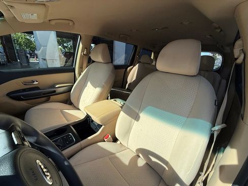 Used 2016 Kia Sedona LX w/ LX Convenience Package FWD image 3