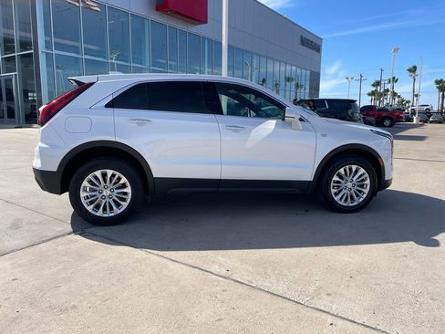Used 2024 Cadillac XT4 Luxury w/ LPO, Floor Liner Package FWD image 2