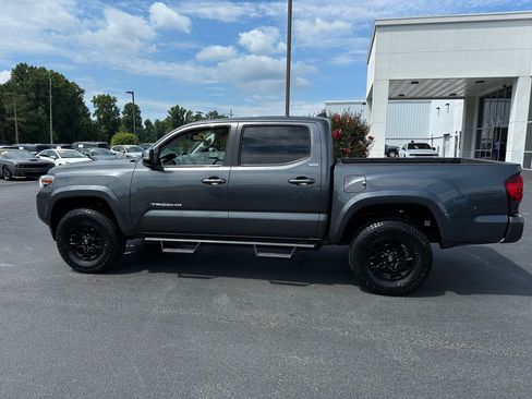 Used 2022 Toyota Tacoma SR5 w/ Technology Package RWD image 8