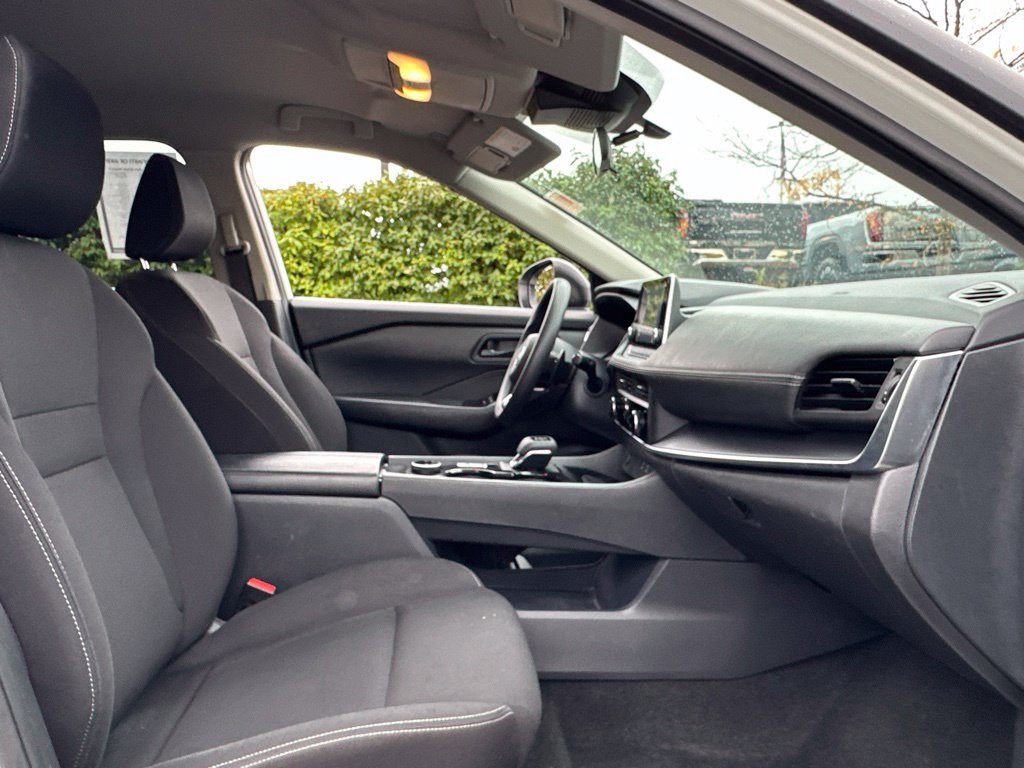 Used 2024 Nissan Rogue S AWD/4WD image 23